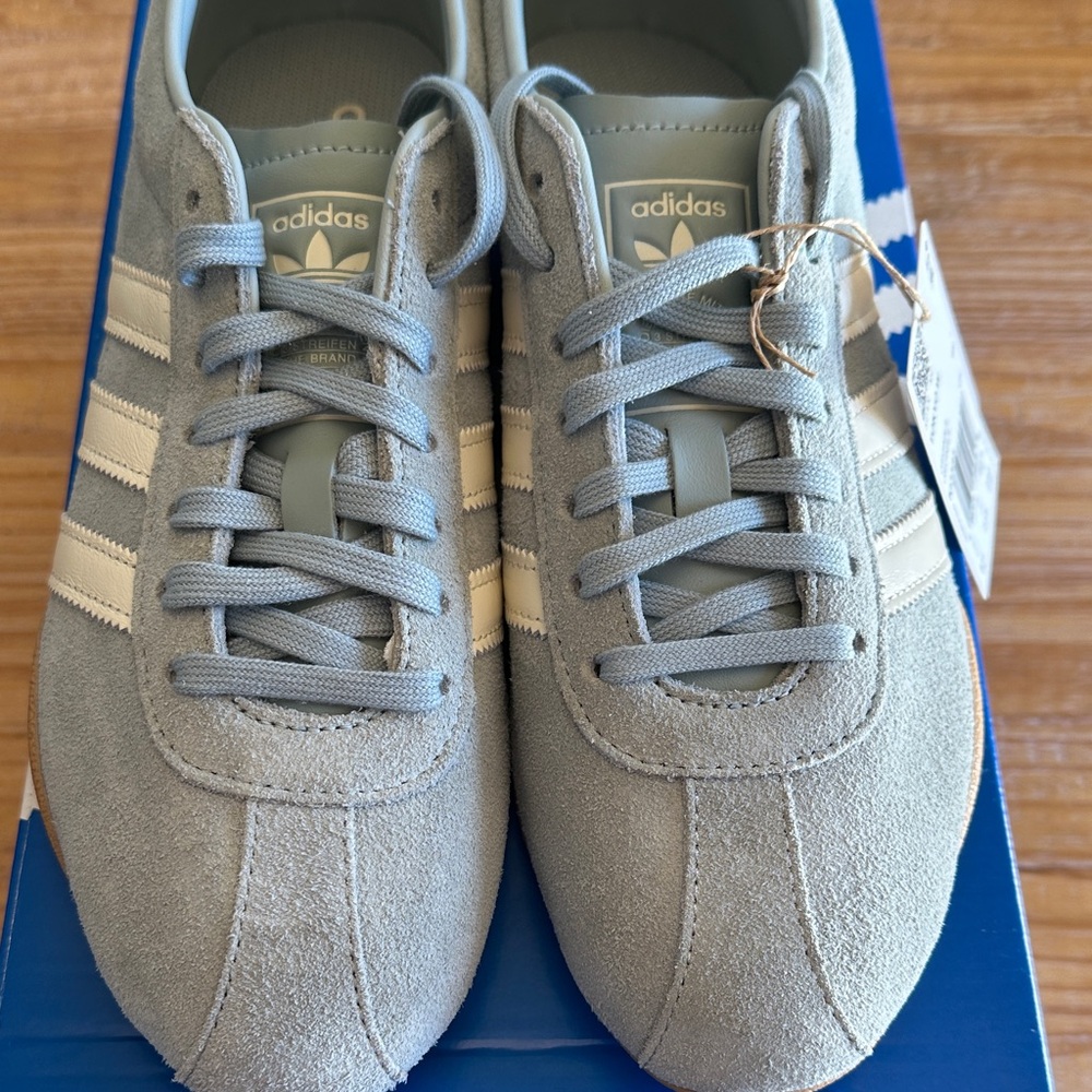 Adidas Original Tokyo Women’s 8.5 Light blueish Gray Suede Sneakers